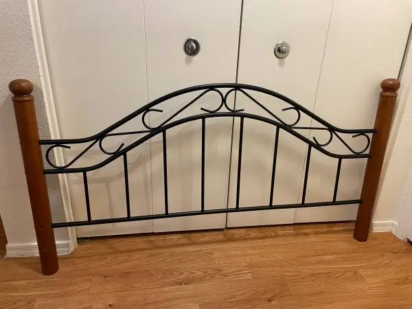 QUEEN SIZE WOOD AND METAL HEADBOARD/FOOTBOARD