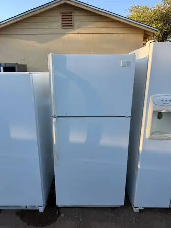 Whirlpool White Top Freezer Bottom Fridge Refrigerator For Sale $200