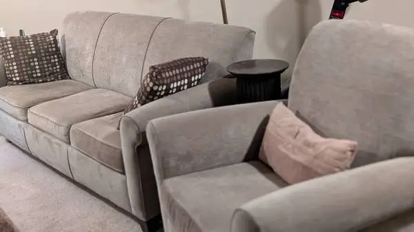 Flexsteel Dana Sofa & Recliner Set + Pillows