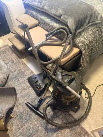 Rainbow e2 canister vacuum