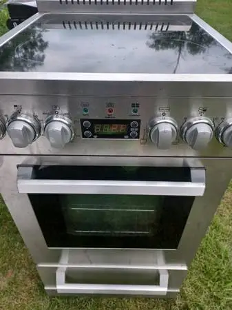 Small size 20 stainless electric stove like brand new