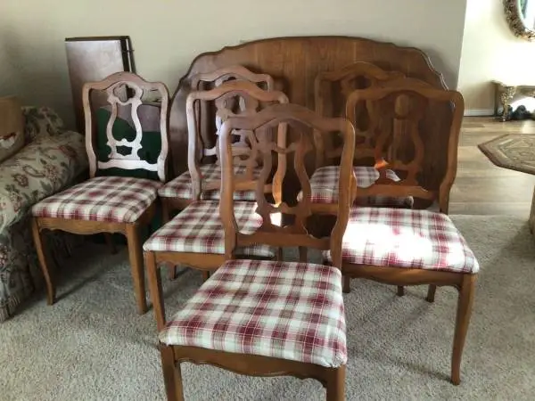 Table,3- leafs,6-chairs