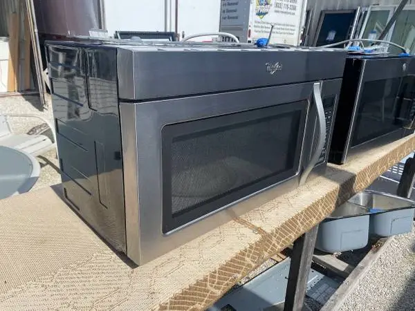 SS Whirlpool Microwave Oven 1.7 Cu Ft Model #WMH31017AS-1 Used