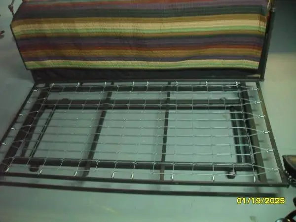 Day Bed - pull out Trundel