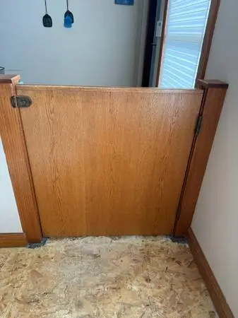 Half/cafe/saloon door