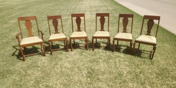 • Antique Set of 6 Dining Chairs - Likely from 1880 - 1910