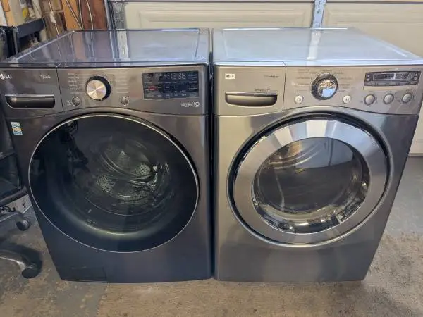 Nice LG HE Washer GAS Dryer set. Would DELIVER