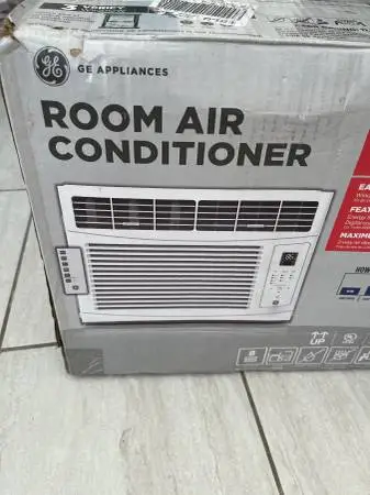 GE Small Room Air Conditioner 6,000 BTU
