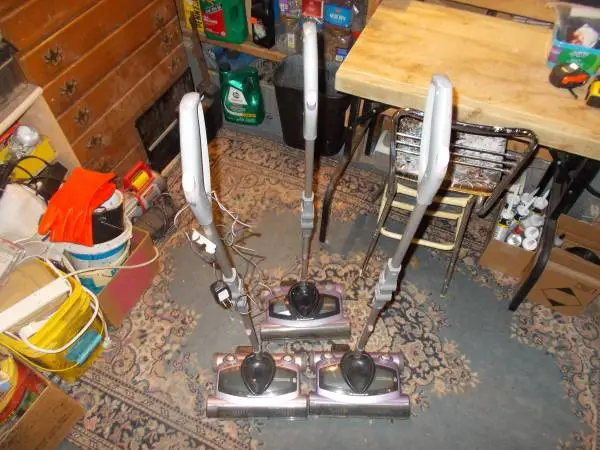 3 Shark Intelligent electronic 2 Speed Control Vacuum W/1 Charger