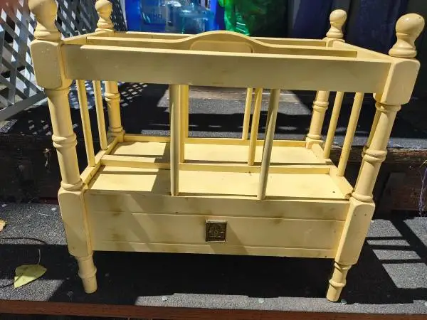 Thomas Pacconi Magazine Rack vtg