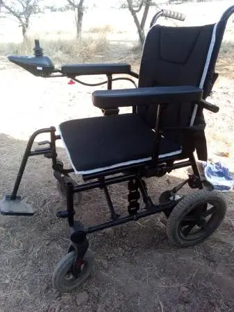 Electric wheelchair