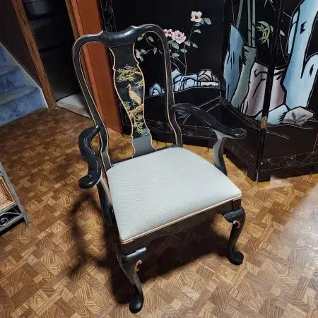 VINTAGE ASIAN BLACK CHAIR