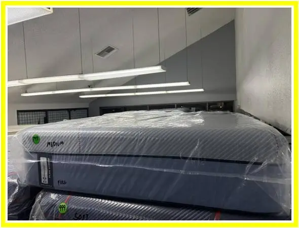 FULL SIZE SEALY POSTUREPEDIC PLUS HYBRID MATTRESS & BOX SPRING BED SET