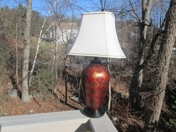 Art Deco Sculpture Lamp (3 Way Switch)