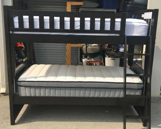 *****Twin Bunk Bed w/Mattresses *****