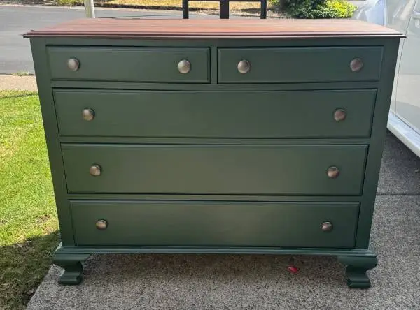 Beautiful Vintage 5 deep drawer dresser green dark with dark walnut tp