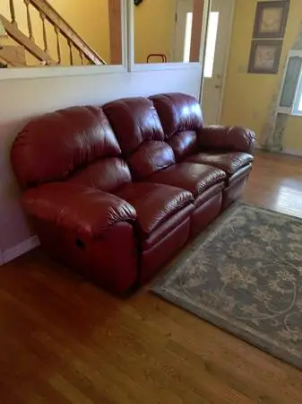 Leather Couch that reclines