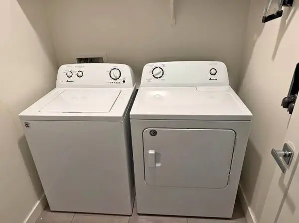 Newer Washer and Dryer set 👚