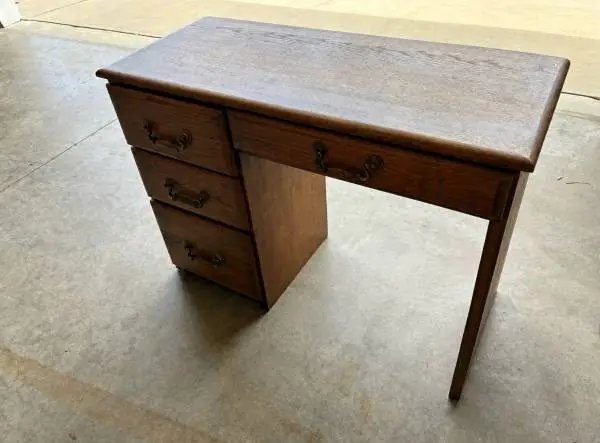 Oak Desk (Walter Cronkite’s)