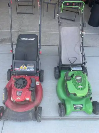 2 Good running Briggs & Stratton lawn mowers