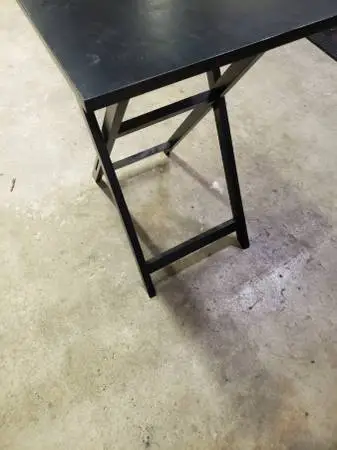 FOLDING TABLE