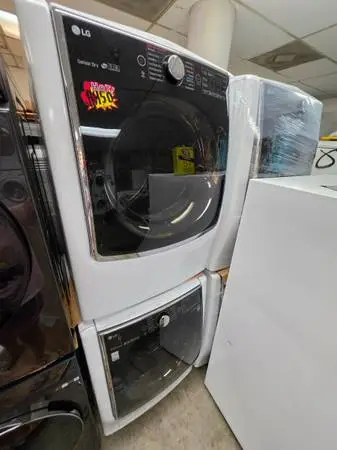 Lg white 5.3 cu ft Jumbo xl washer and gas dryer