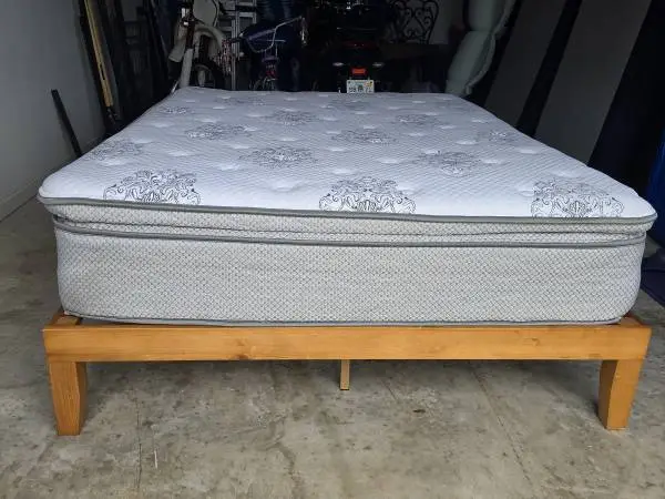 Serta Queen Mattress with Wooden Platform Bed