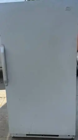 Upright Freezer 20 cu Ft - FROST FREE