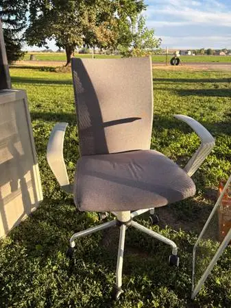 Office chair new