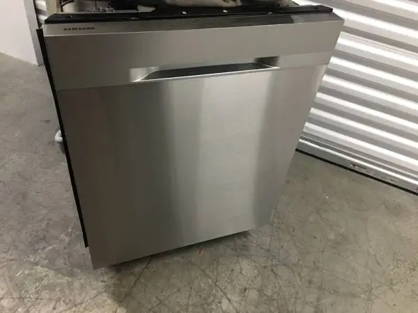 NICE AND CLEAN - LIKE NEW - SAMSUNG 24” DISHWASHER IN STAINLESS STEEL