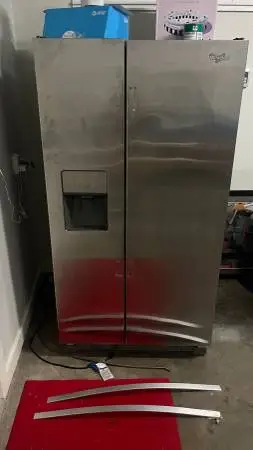 Used Whirlpool 24.5 cu ft Side by Side Fridge w Ice Maker