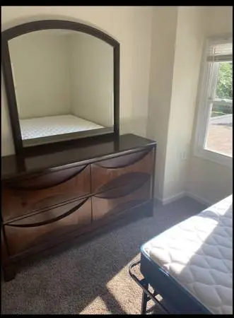 Dresser, Queen size mattress