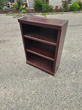BOOK SHELF DARK BROWN $10 (CHEBOYGAN)