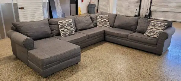 Large Sectional (I CAN DELIVER)