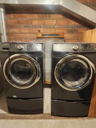 Great Deal Front Load Samsung  Washer & Dryer w/Pedastools