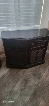 Entry way cabinet