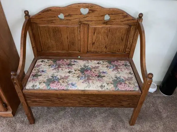 Beautiful Oak Settee