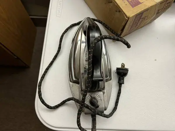 Electric Iron by Eureka ... Cordless