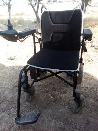 Electric wheelchair
