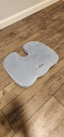 Ayilo ergonomic seat cushion