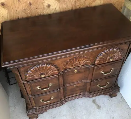 Dresser, quality wood 3 drawer