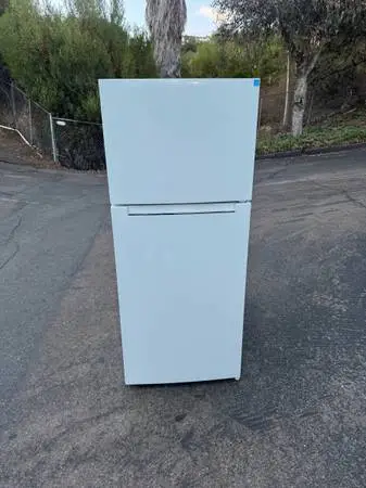NEW 17.6 cubic refrigerator with freezer (free local delivery)