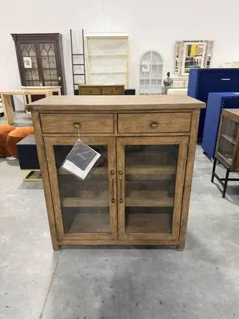 Hooker Furniture Americana 38 Pie Chest Honey Brown Cabinet