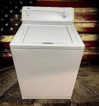 Kenmore Direct drive washer. Ol’ reliable type. Works great.