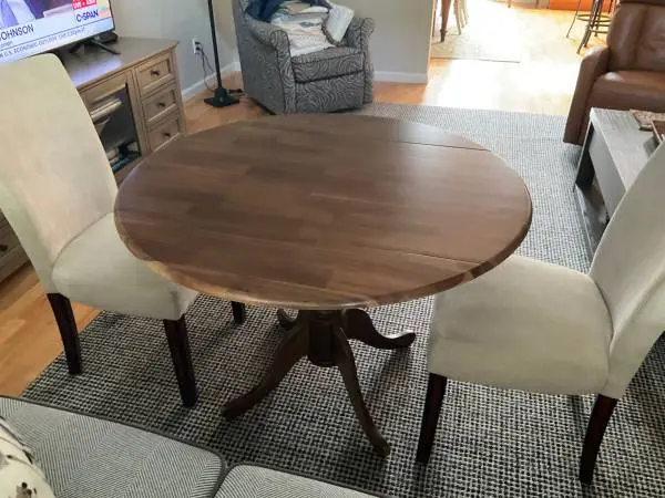 ***REDUCED PRICE*** 42 DROP LEAF TABLE - Mint Condition