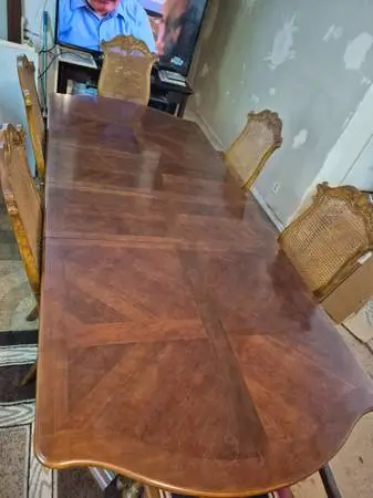 SOLID WOOD DINING TABLE W/ 6 CHAIRS & 2 LEAFS 102X44