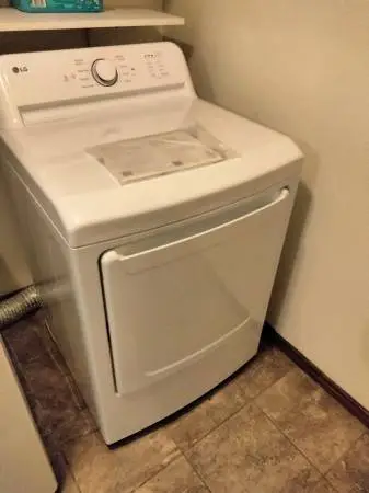 LG 7.3 cu. ft. Electric Dryer (DLE6100W) – Like New / Excellent Condit