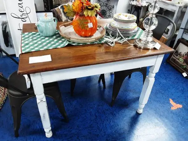 Farm House Table and -4-chairs 1914