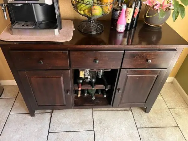 Wine table