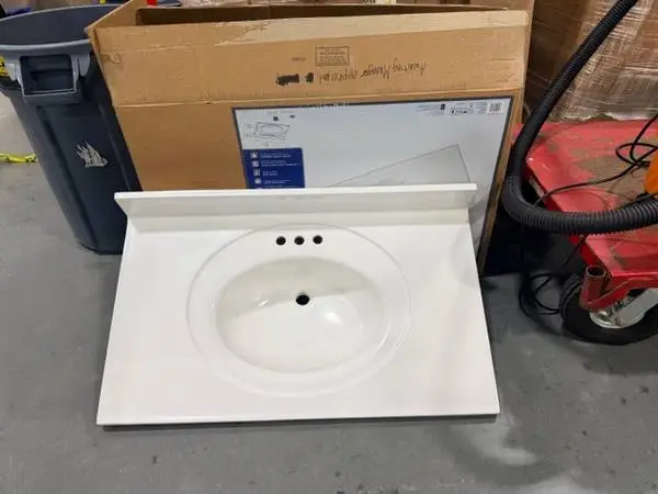 GlacierBay Newport 37 Marble White Round Single Sink Vanity Top White